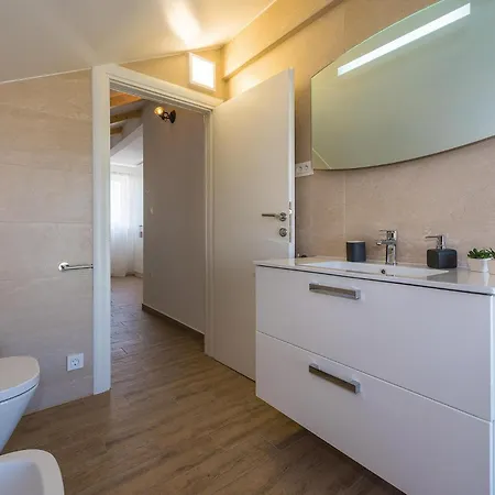 Three-bedroom In Holiday home