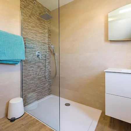 Three-bedroom In Holiday home