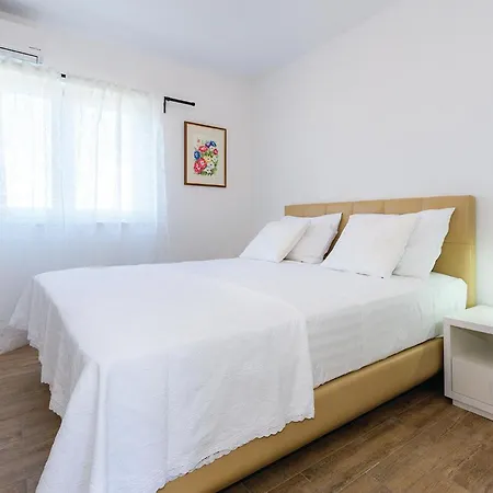 Holiday home Three-bedroom In