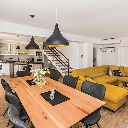 Holiday home Three-bedroom In *