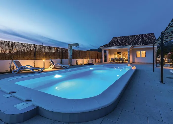 Three-bedroom In בית נופש *