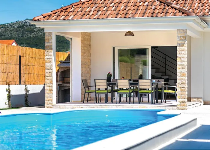 בית נופש Three-bedroom In