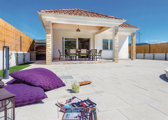 Three-bedroom In בית נופש *